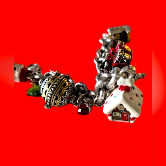 Brighton Holiday Frolic christmas bracelet with gift tin gingerbread house - Picture 6 of 8